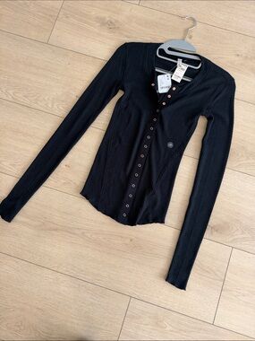 Free people Black Ribbed Snap-Button Henley Top - XS